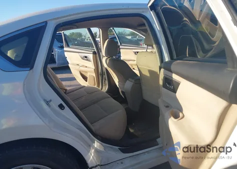 2015 Nissan Altima 2.5/2.5 S/2.5 Sl/2.5 Sv z USA, uszkodzony, nr VIN 1N4AL3AP7FC182088